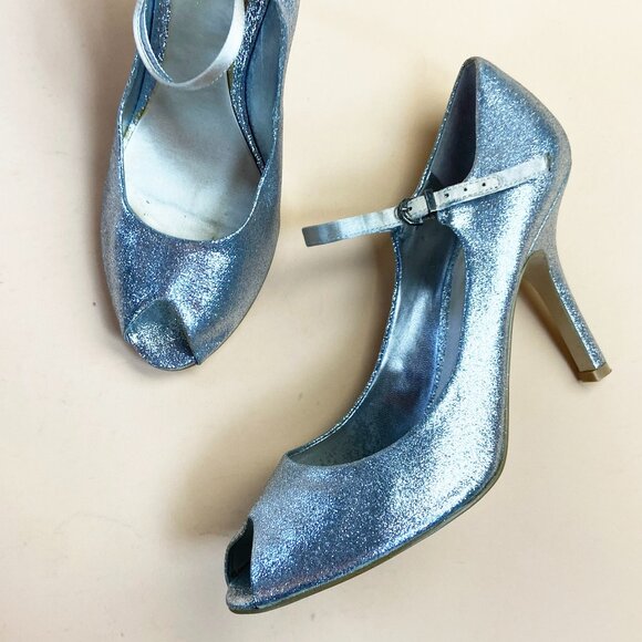 NIne West Peekaboo Silver Ankle Strap Pump - Size 8.5 - Picture 3 of 11